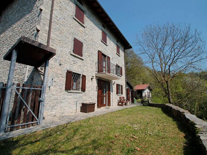 Casa con 8 locali in vendita in Berbenno