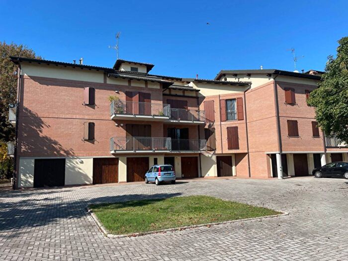 Appartamento quadrilocale in affitto in Stradello Scartazzetta, San Damaso, Modena