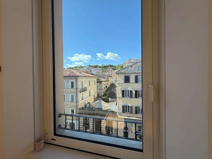 Appartamento trilocale in vendita in Ancona