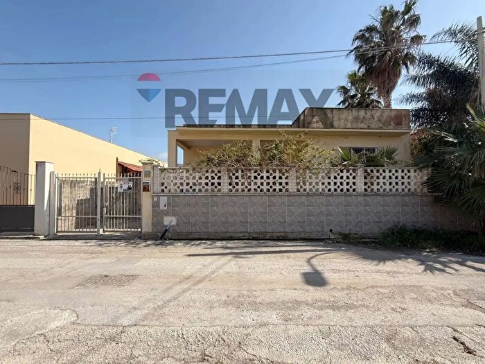 Casa con 5 locali in vendita in Via Agamennone, Valderice