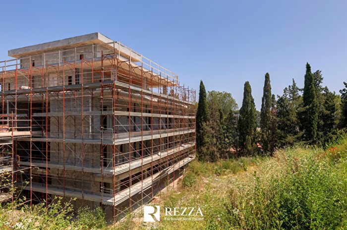 Casa quadrilocale in vendita in Viale Cortina d Ampezzo amp Via Roccaraso Roma Rm Italia Roma Rc, Roma