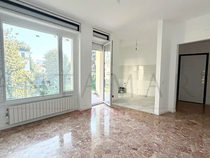 Appartamento trilocale in affitto in Via Arturo Colautti, Milano