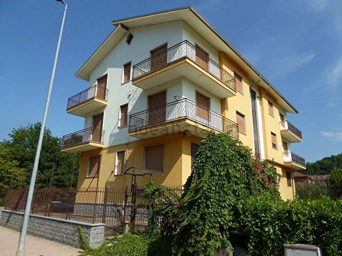 Appartamento con 20 locali in vendita in Santo Stefano Belbo