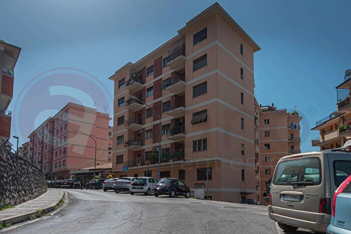 Appartamento con 7 locali in vendita in Via Firenze, Frosinone