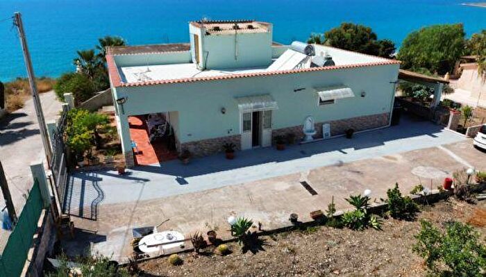 Casa con 6 locali in vendita in Pianagrande, Ribera