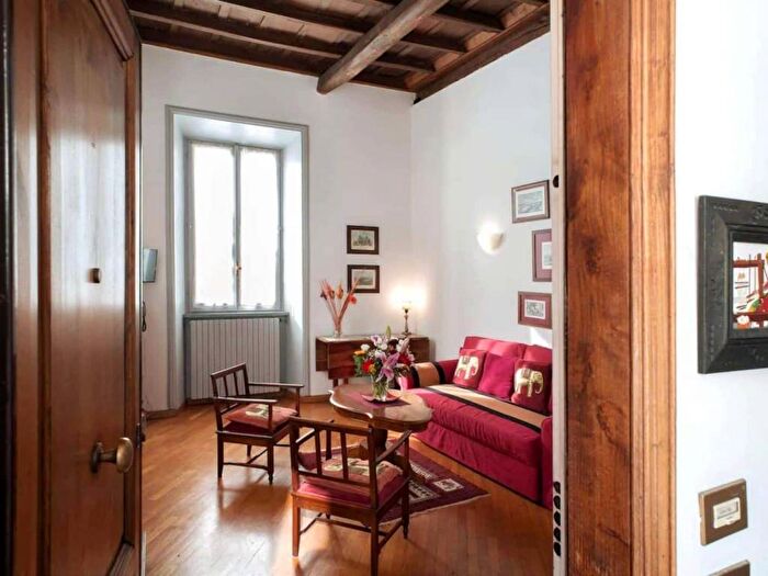 Appartamento bilocale in affitto in Piazza Costaguti, Ghetto Portico dOttavia, Roma