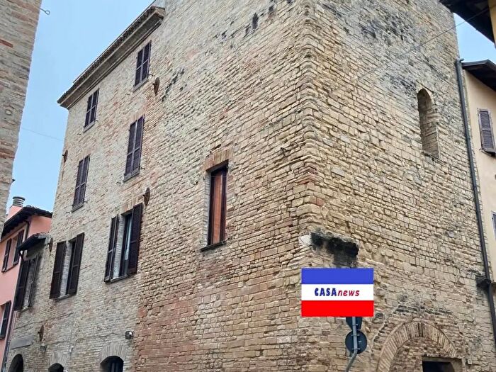 Appartamento con 10 locali in vendita in Via Nolfi, Fano