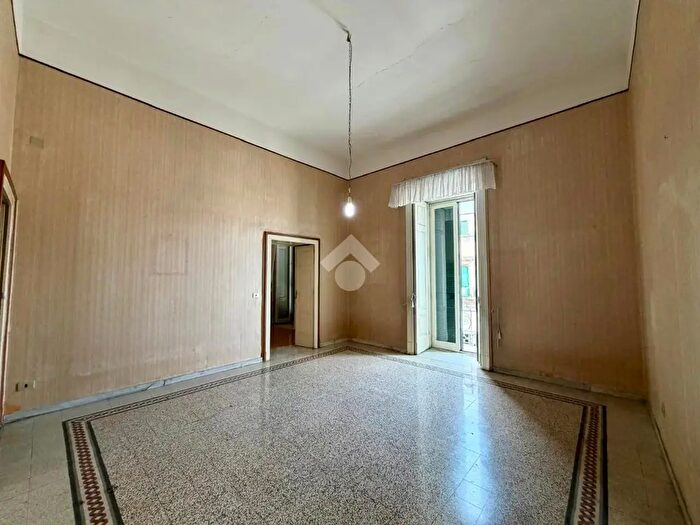 Appartamento con 5 locali in vendita in Via Dante, Napoli