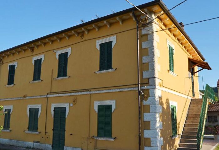 Appartamento trilocale in affitto in Frazione Bellisio Solfare, Bellisio Solfare, Pergola