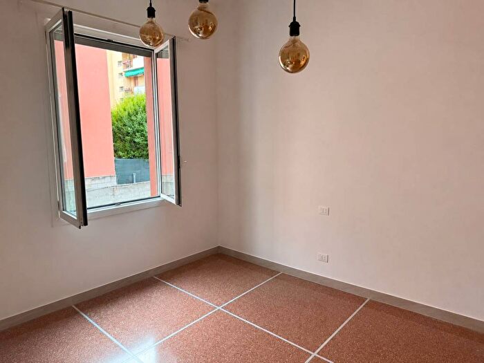 Appartamento trilocale in affitto in Via Daniele Manin, Bolognina, Bologna
