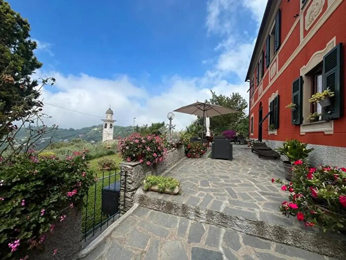 Casa con 7 locali in vendita in Lavagna