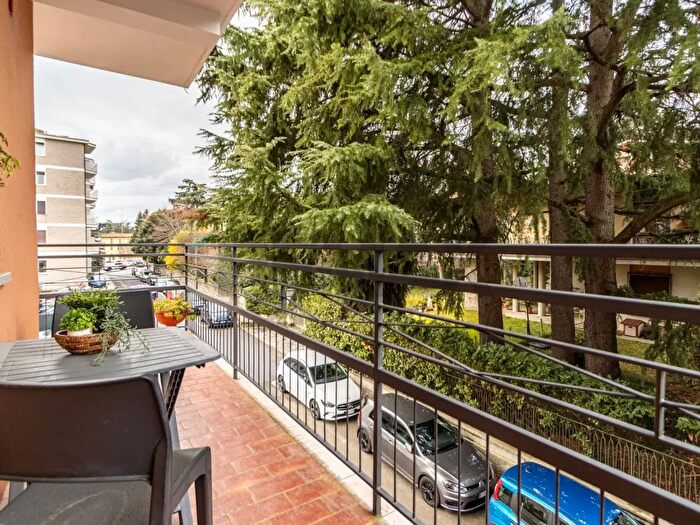 Appartamento trilocale in vendita in Via Tommaso Grossi, Erba