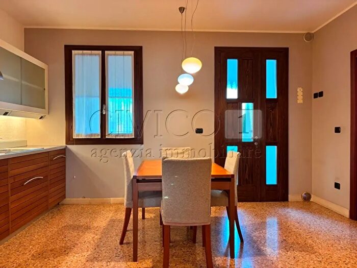 Casa con 7 locali in vendita in Via Ore, Barbarano Mossano