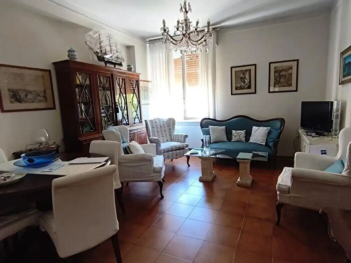 Appartamento quadrilocale in vendita in Carrara