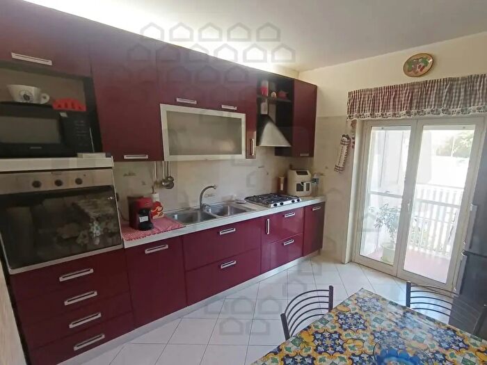 Appartamento quadrilocale in vendita in Via Jacopo Ruffo, Messina