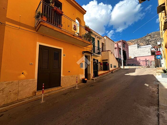 Appartamento bilocale in affitto in Via Torre, Santa Flavia