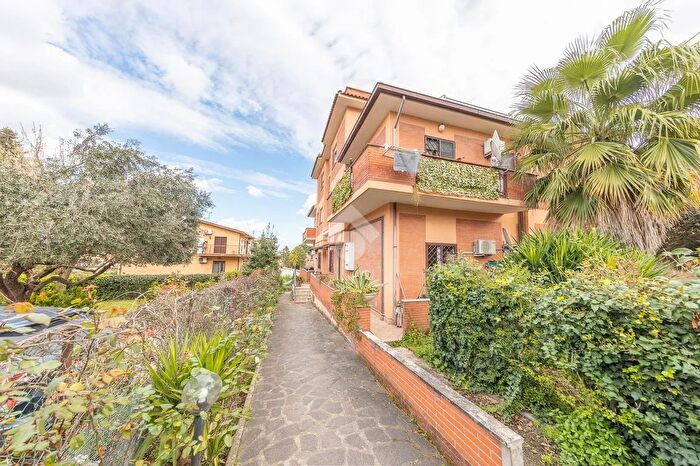 Appartamento bilocale in vendita in Via del Casale Antonioni, Roma