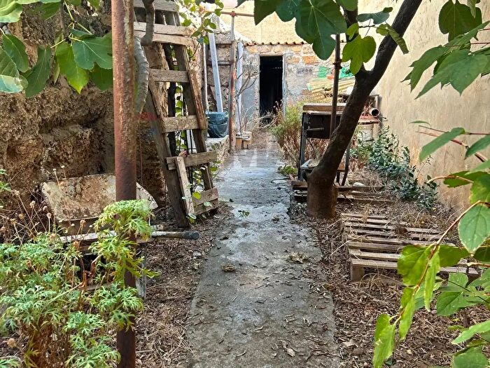 Casa con 5 locali in vendita in Palermo