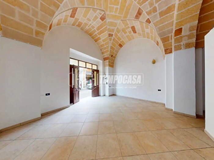 Casa bilocale in vendita in Via G Marconi, Leverano