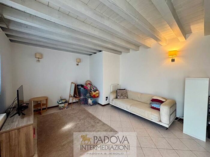 Appartamento con 6 locali in affitto in Via Milazzo, San Giuseppe San Giovanni, Padova