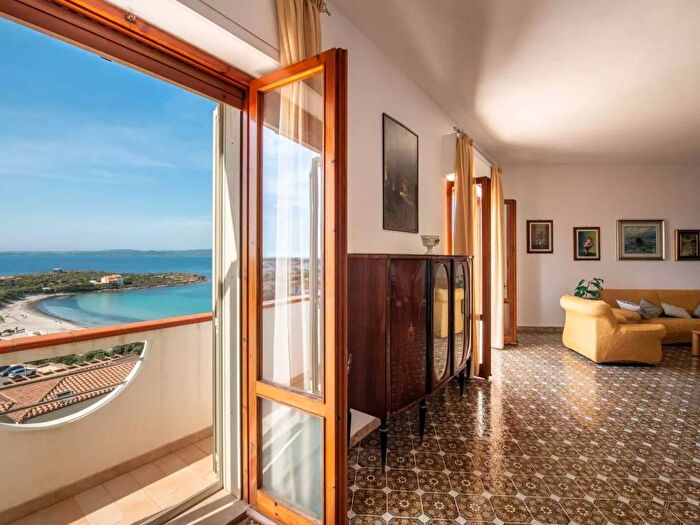 Casa con 5 locali in affitto in Via Armando Diaz, Centro, Calasetta