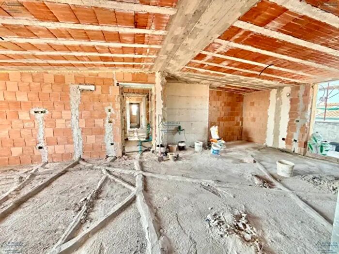 Appartamento quadrilocale in vendita in Via Giovanni Falcone, Lusciano