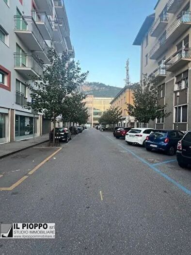 Appartamento con 10 locali in affitto in Via Giovanni Zanella, Trento