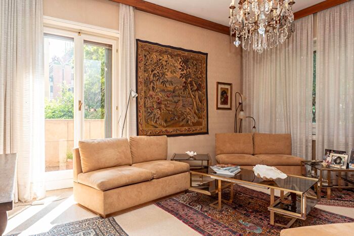 Appartamento con 9 locali in vendita in Via Andrea Palladio, Torino