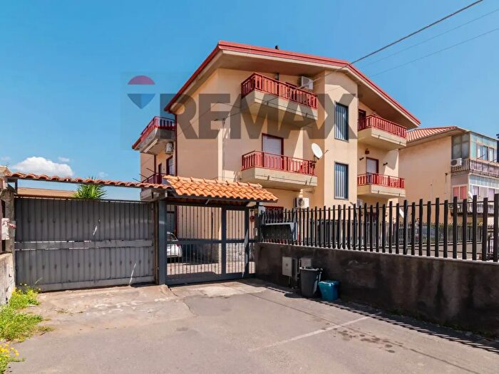 Appartamento trilocale in vendita in Via del Mandorlo, Misterbianco