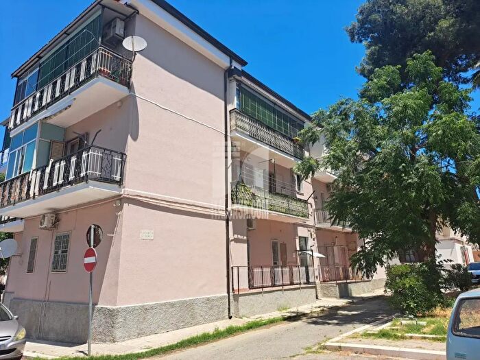 Appartamento trilocale in vendita in Piazzetta Libertà, Crotone