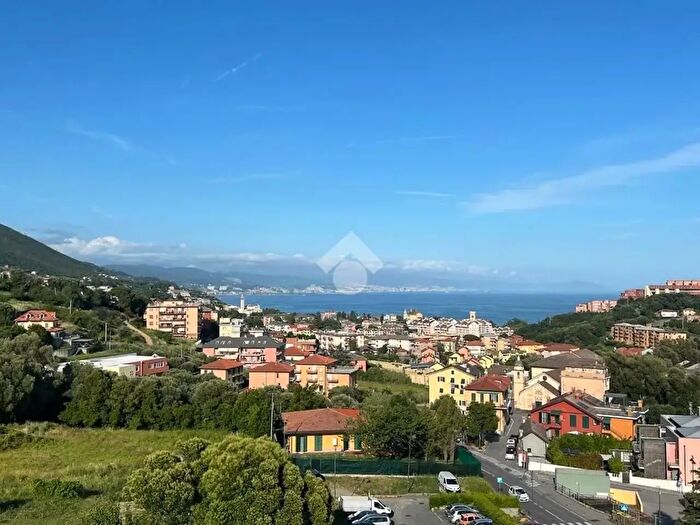Appartamento trilocale in vendita in Via Pecorara, Arenzano
