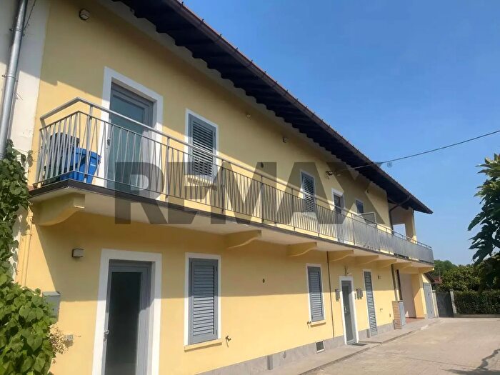 Appartamento bilocale in vendita in Via Treves, Vergiate