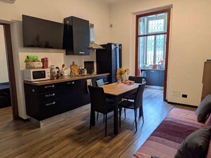 Appartamento trilocale in affitto in Via SantAnatalone, Inganni, Milano