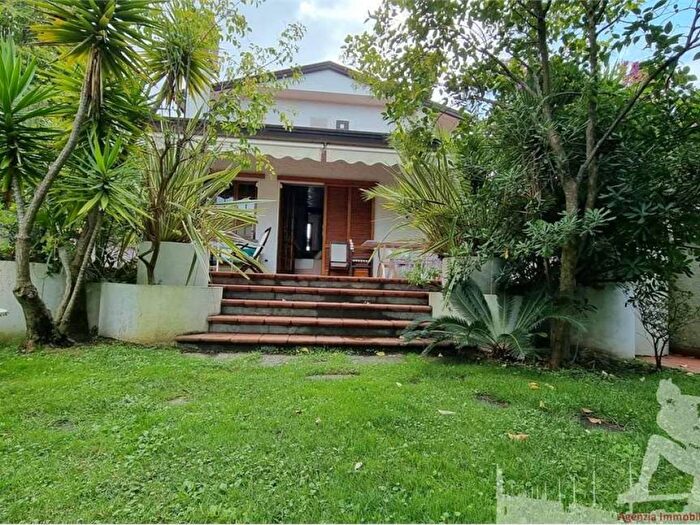 Casa con 6 locali in affitto in Centro, Forte dei Marmi