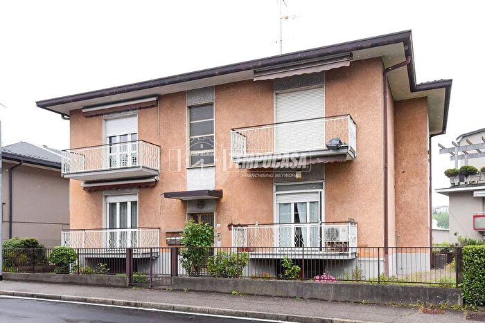 Appartamento trilocale in vendita in Via Giuseppe Mazzini, Cantu