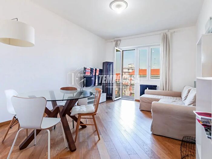 Appartamento bilocale in vendita in Via Andrea Solari, Milano