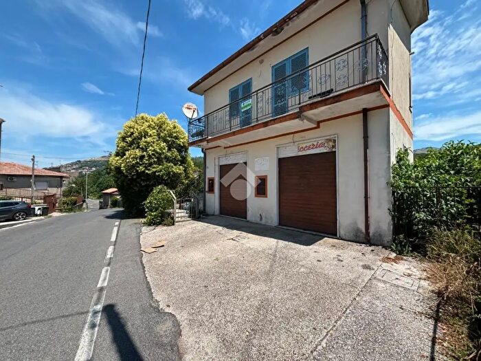 Casa trilocale in vendita in Via della Selce, Cave