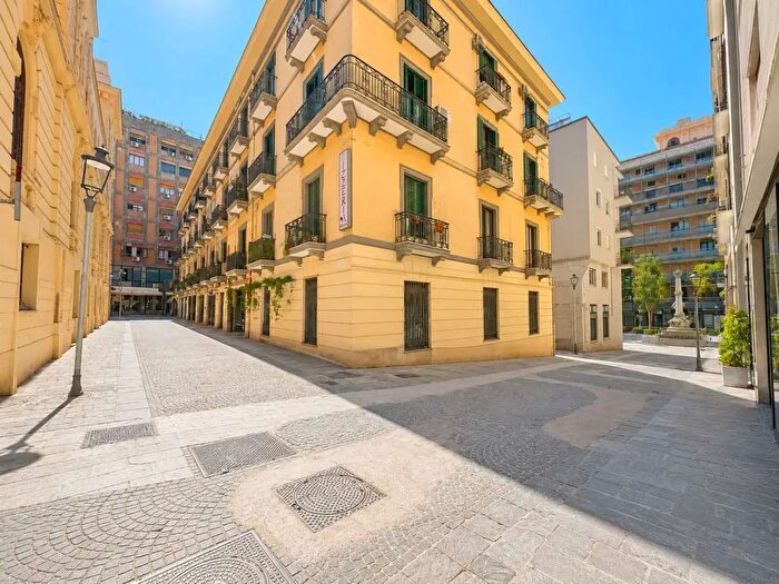 Appartamento con 5 locali in vendita in Via Antonio Maria De Luca, Salerno