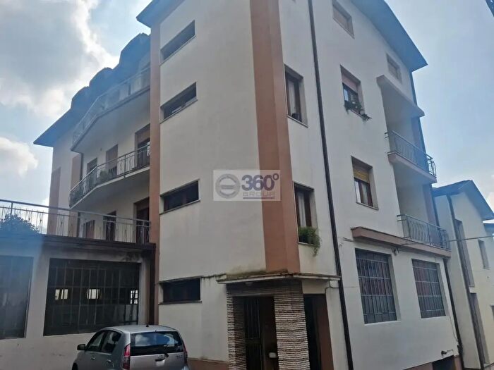 Appartamento con 5 locali in vendita in Via Strada Vecchia, Lumezzane