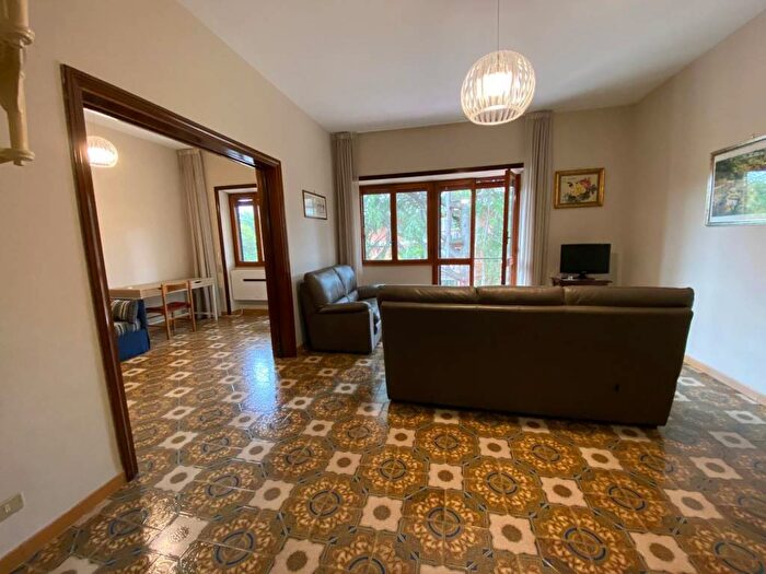 Appartamento con 5 locali in affitto in Via Atimeto, Quarto Miglio, Roma