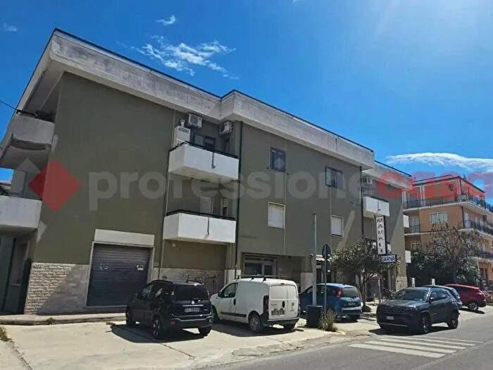 Appartamento quadrilocale in vendita in Viale della Libertà, Isca sullo Ionio