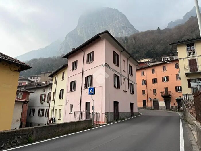 Appartamento bilocale in vendita in Corso Monte San Gabriele, Lecco