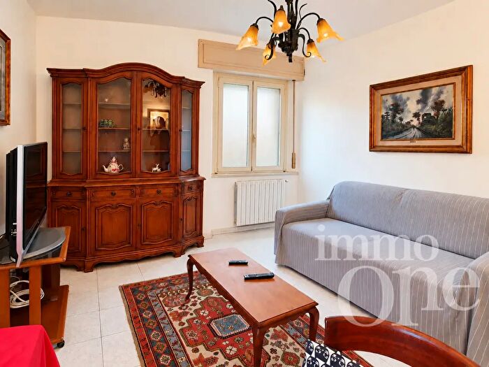 Appartamento trilocale in vendita in Via Bengasi, Livorno