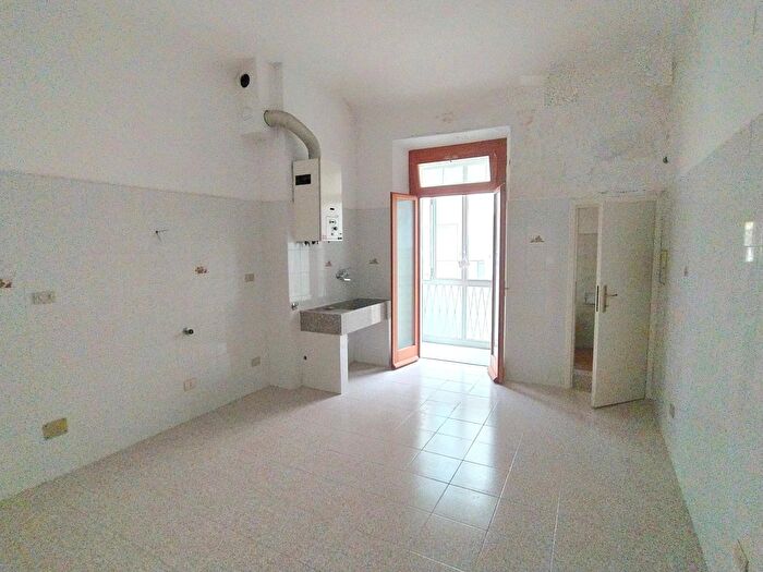 Appartamento quadrilocale in vendita in Via Montenotte, Savona