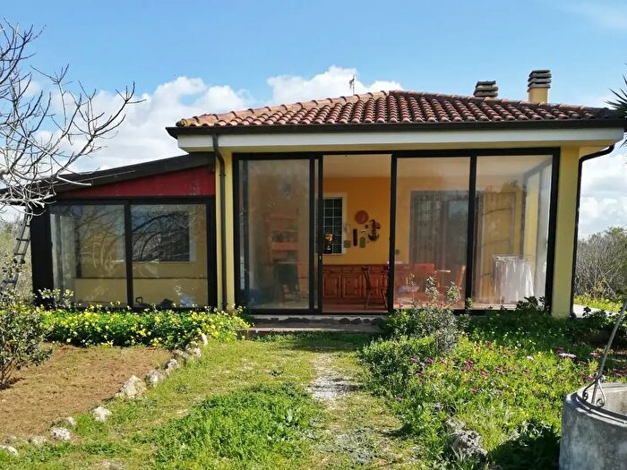 Casa trilocale in vendita in Strada Vicinale Santa Maria di Lu Gardu, Sassari