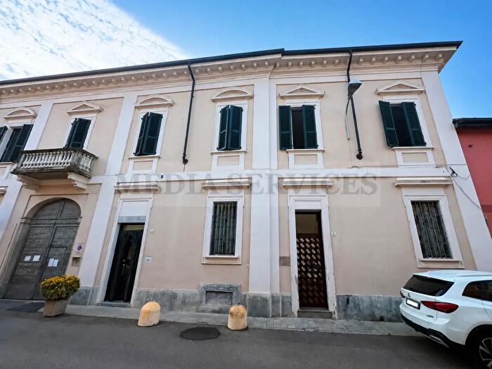 Appartamento trilocale in vendita in Via Aurelio Saffi N, Sannazzaro De' Burgondi