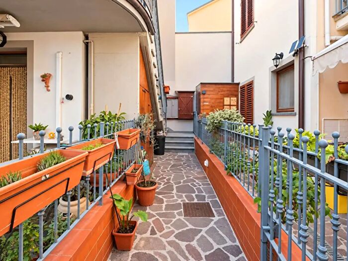 Appartamento quadrilocale in vendita in Via Traversa per Le Calvane, Prato
