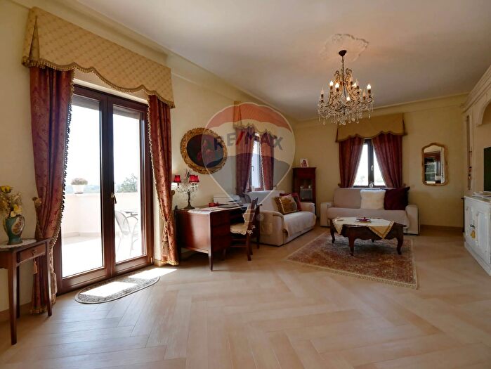 Casa con 5 locali in vendita in Contrada Montetessa, Locorotondo