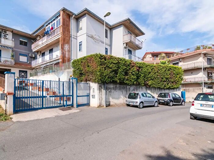 Appartamento quadrilocale in vendita in Via Dante Maiorana, Gravina Di Catania