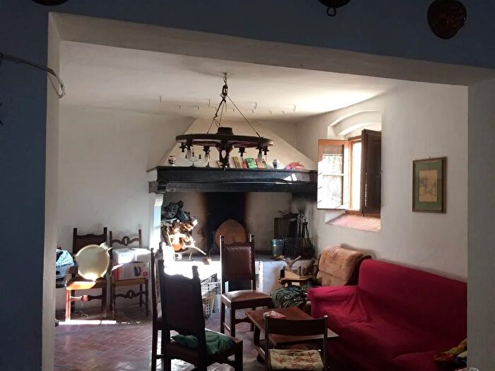 Casa con 7 locali in vendita in Via II Giugno a Certaldo Firenze, Certaldo